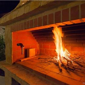 5 bedroom villa with heated infinity pool and sea views near Milna, Brac Island, sleeps 10